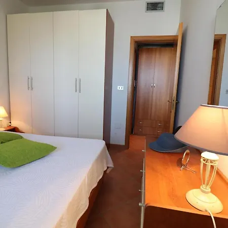 Holiday home Casa Rossana A *